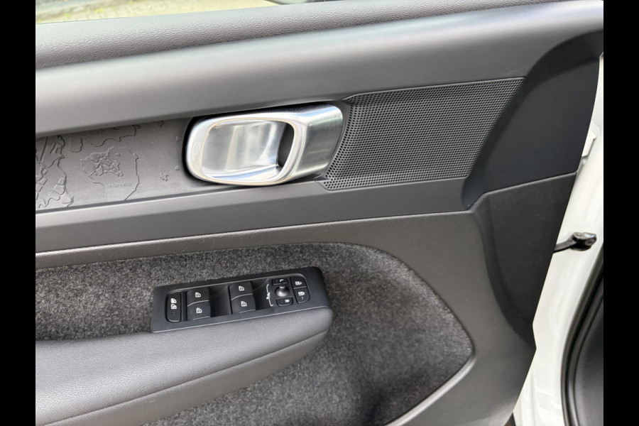 Volvo XC40 Recharge Plus 70 kWh | SOH 98% | PILOT ASSIST ACC | ELEKTRISCHE ACHTERKLEP | STOEL + STUURVERWARMING | ACHTERUITRIJCAMERA |