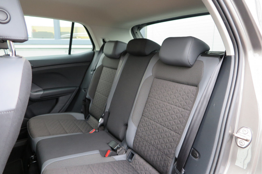 Volkswagen T-Cross 1.0 TSI 110pk DSG Style, Led, Virtual Cockpit, Navigatie, Stoelverwarming, DAB+ ,Carplay ,etc .