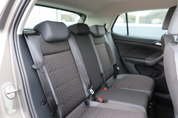 Volkswagen T-Cross 1.0 TSI 110pk DSG Style, Led, Virtual Cockpit, Navigatie, Stoelverwarming, DAB+ ,Carplay ,etc .