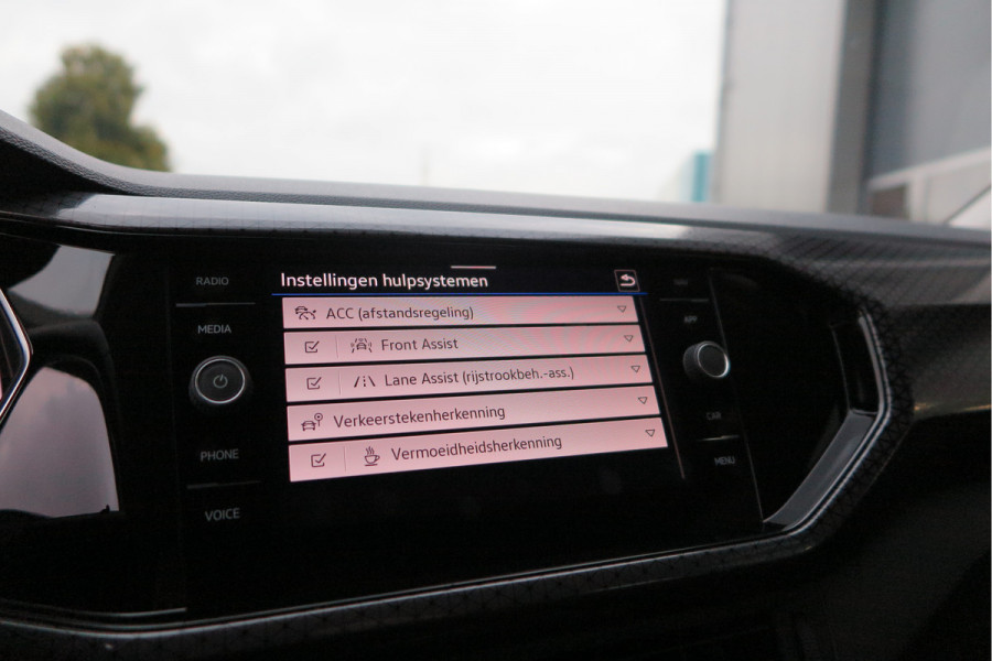Volkswagen T-Cross 1.0 TSI 110pk DSG Style, Led, Virtual Cockpit, Navigatie, Stoelverwarming, DAB+ ,Carplay ,etc .