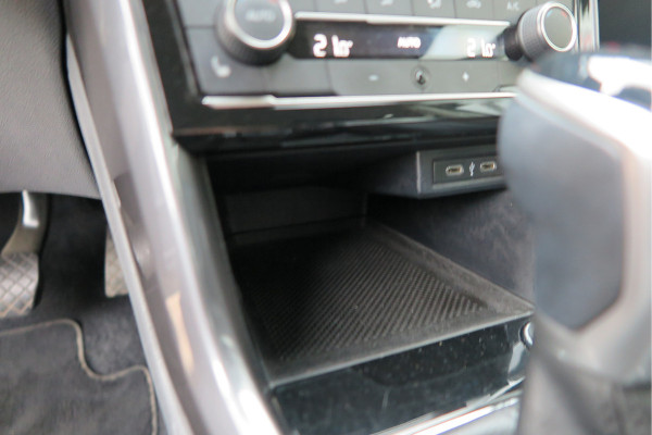 Volkswagen T-Cross 1.0 TSI 110pk DSG Style, Led, Virtual Cockpit, Navigatie, Stoelverwarming, DAB+ ,Carplay ,etc .