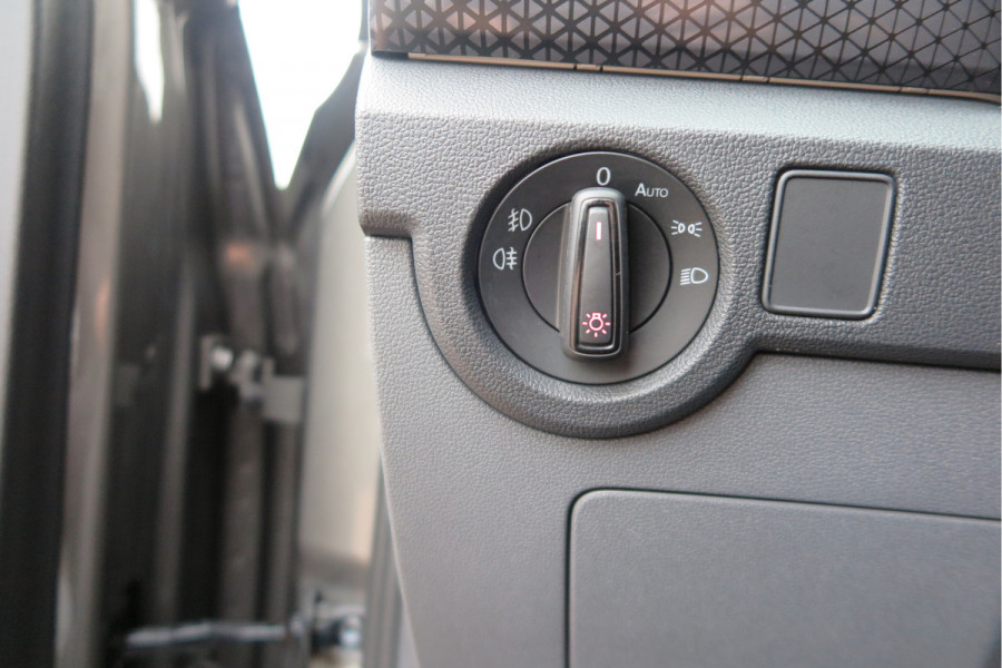 Volkswagen T-Cross 1.0 TSI 110pk DSG Style, Led, Virtual Cockpit, Navigatie, Stoelverwarming, DAB+ ,Carplay ,etc .