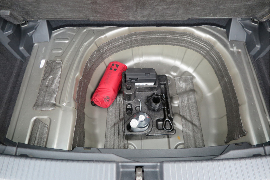 Volkswagen T-Cross 1.0 TSI 110pk DSG Style, Led, Virtual Cockpit, Navigatie, Stoelverwarming, DAB+ ,Carplay ,etc .