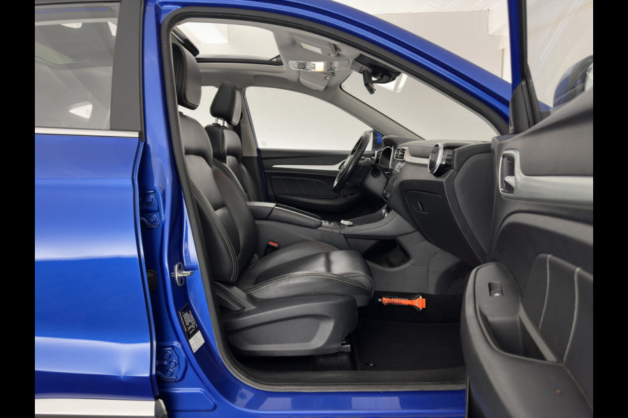 MG ZS EV Luxury 45 kWh {SoH-87%} (INCL-BTW) Aut. *PANO | LEATHER | CCS-FASTLOADER | KEYLESS | NAVI-FULLMAP | ADAPTIVE-CRUISE | CAMERA | HEATED-SPORTSEATS | CARPLAY | BLINDSPOT | DAB | LANE-ASSIST | 17''ALU*