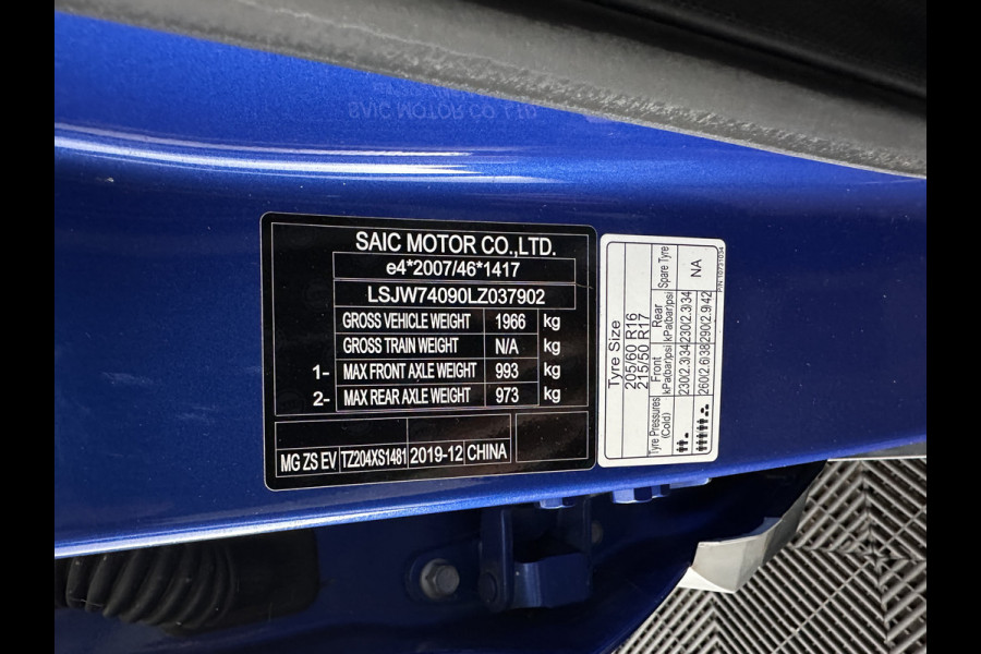 MG ZS EV Luxury 45 kWh {SoH-87%} (INCL-BTW) Aut. *PANO | LEATHER | CCS-FASTLOADER | KEYLESS | NAVI-FULLMAP | ADAPTIVE-CRUISE | CAMERA | HEATED-SPORTSEATS | CARPLAY | BLINDSPOT | DAB | LANE-ASSIST | 17''ALU*