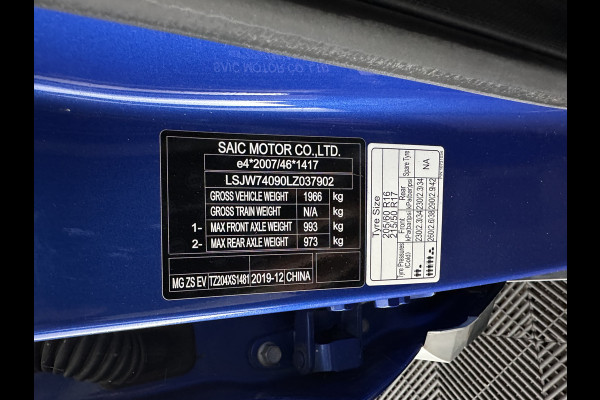 MG ZS EV Luxury 45 kWh {SoH-87%} (INCL-BTW) Aut. *PANO | LEATHER | CCS-FASTLOADER | KEYLESS | NAVI-FULLMAP | ADAPTIVE-CRUISE | CAMERA | HEATED-SPORTSEATS | CARPLAY | BLINDSPOT | DAB | LANE-ASSIST | 17''ALU*