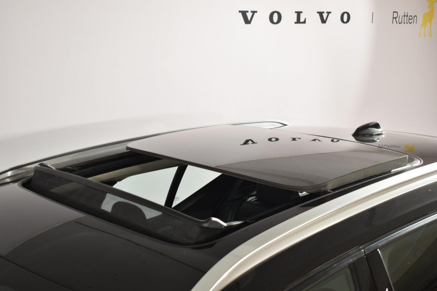 Volvo XC40 T5 262PK Recharge Inscription / Adaptive Cruise Control / Leren bekleding / Elektrisch verstelbare stoelen met geheugen / Stoel- en stuurverwarming / Elektrisch panorama schuifdak / Trekhaak elektrisch uitklapbaar/ Elektrische achterklep / Achteruitrijcamera / Parkeersensoren V+A