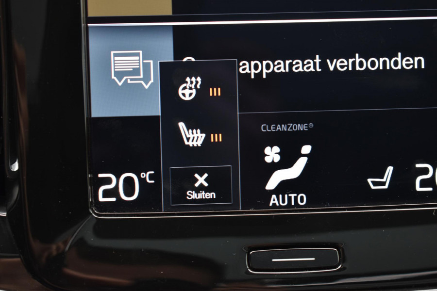 Volvo XC40 T5 262PK Recharge Inscription / Adaptive Cruise Control / Leren bekleding / Elektrisch verstelbare stoelen met geheugen / Stoel- en stuurverwarming / Elektrisch panorama schuifdak / Trekhaak elektrisch uitklapbaar/ Elektrische achterklep / Achteruitrijcamera / Parkeersensoren V+A