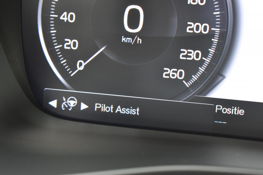 Volvo XC40 T5 262PK Recharge Inscription / Adaptive Cruise Control / Leren bekleding / Elektrisch verstelbare stoelen met geheugen / Stoel- en stuurverwarming / Elektrisch panorama schuifdak / Trekhaak elektrisch uitklapbaar/ Elektrische achterklep / Achteruitrijcamera / Parkeersensoren V+A