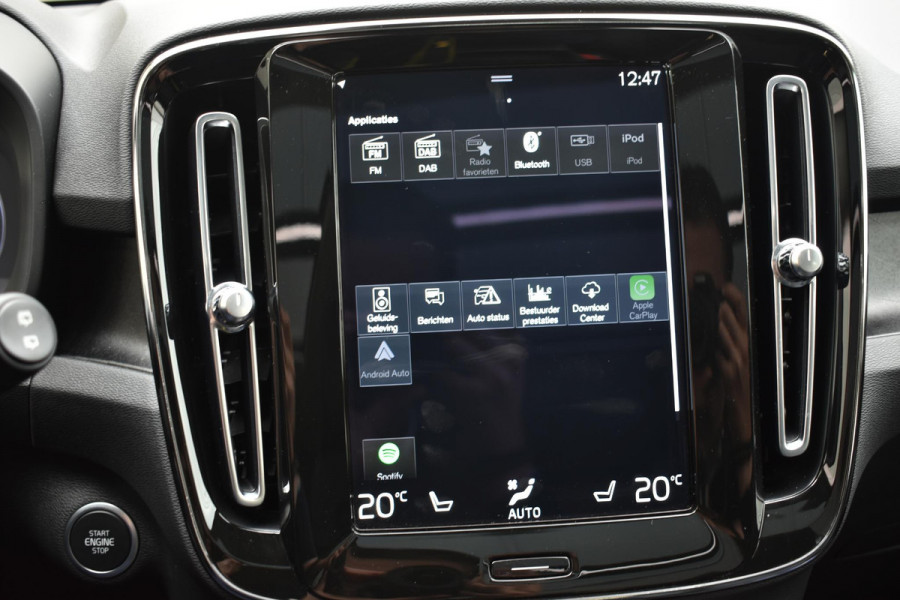 Volvo XC40 T5 262PK Recharge Inscription / Adaptive Cruise Control / Leren bekleding / Elektrisch verstelbare stoelen met geheugen / Stoel- en stuurverwarming / Elektrisch panorama schuifdak / Trekhaak elektrisch uitklapbaar/ Elektrische achterklep / Achteruitrijcamera / Parkeersensoren V+A