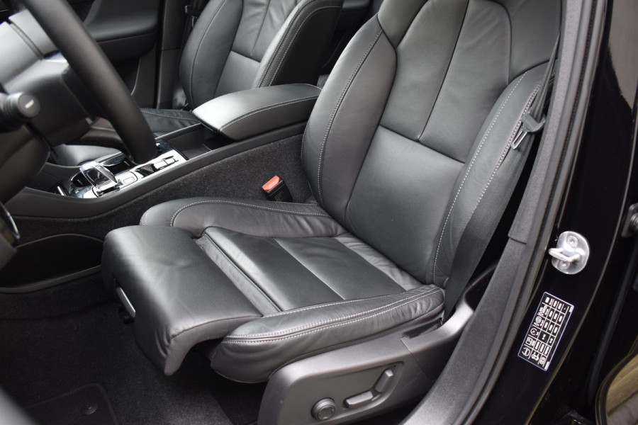 Volvo XC40 T5 262PK Recharge Inscription / Adaptive Cruise Control / Leren bekleding / Elektrisch verstelbare stoelen met geheugen / Stoel- en stuurverwarming / Elektrisch panorama schuifdak / Trekhaak elektrisch uitklapbaar/ Elektrische achterklep / Achteruitrijcamera / Parkeersensoren V+A