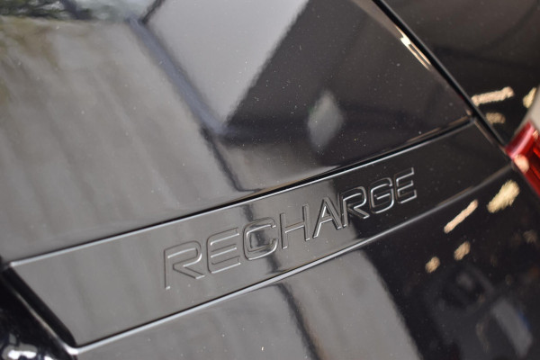 Volvo XC40 T5 262PK Recharge Inscription / Adaptive Cruise Control / Leren bekleding / Elektrisch verstelbare stoelen met geheugen / Stoel- en stuurverwarming / Elektrisch panorama schuifdak / Trekhaak elektrisch uitklapbaar/ Elektrische achterklep / Achteruitrijcamera / Parkeersensoren V+A
