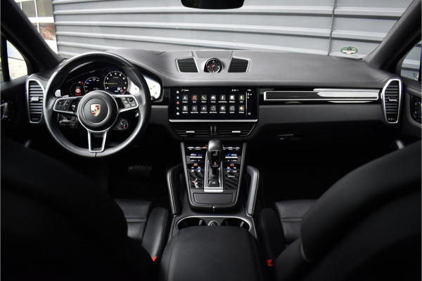 Porsche Cayenne Coupé 3.0 E-Hybrid Platinum Edition SportDesign *Krijt* | Sportuitlaat | Panorama | ACC | Trekhaak | Ventilatie | Achterasbesturing | Bose | Head-Up | 22'' Wielen |