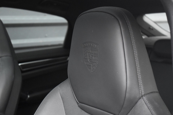 Porsche Cayenne Coupé 3.0 E-Hybrid Platinum Edition SportDesign *Krijt* | Sportuitlaat | Panorama | ACC | Trekhaak | Ventilatie | Achterasbesturing | Bose | Head-Up | 22'' Wielen |