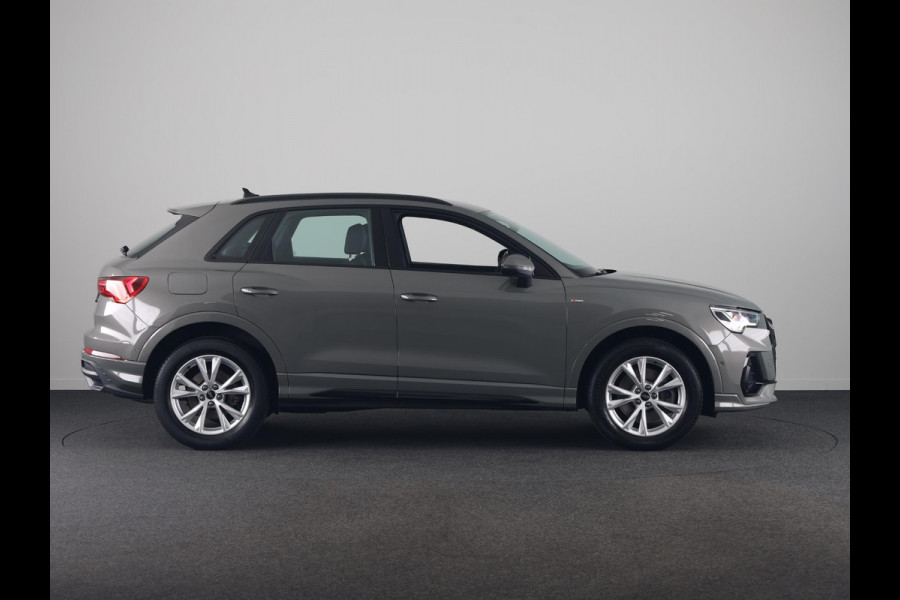 Audi Q3 45 TFSI e S edition 245pk | Navigatiesysteem full map | S Line exterieur met lederen bekleding | Apple Carplay/Android Auto |  Achteruitrijcamera | Dodehoekdetectie |