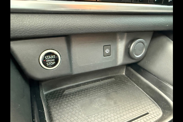 Nissan QASHQAI 1.3 MHEV Xtronic Premiere Edition - Automaat - Panodak - Navi - Trekhaak - Org.NL