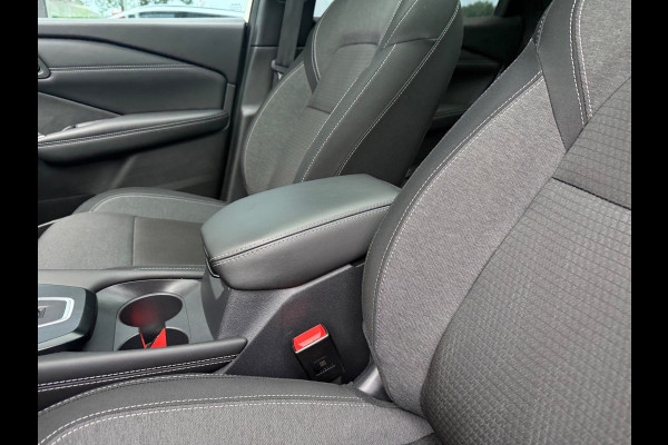 Nissan QASHQAI 1.3 MHEV Xtronic Premiere Edition - Automaat - Panodak - Navi - Trekhaak - Org.NL