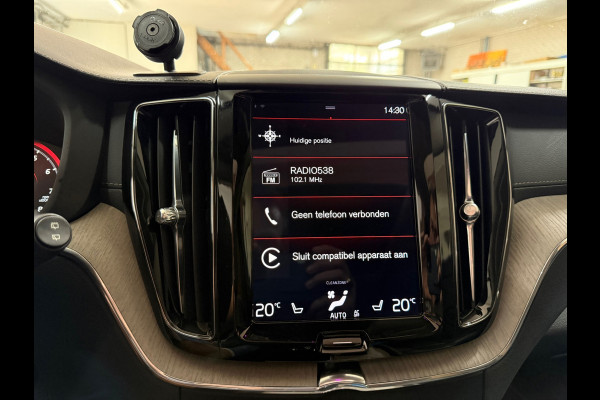 Volvo XC60 2.0 T5 Inscription | 250PK | Automaat | Leder | Camera | Trekhaak | Pano | Navi | 12,3” Digitaal Display