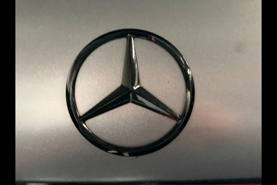 Mercedes-Benz A-Klasse 180 Premium Plus 35 AMG-Aerodynamic PANO NAP