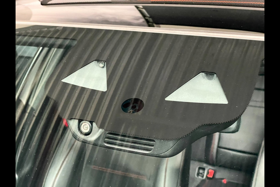 Mercedes-Benz A-Klasse 180 Premium Plus 35 AMG-Aerodynamic PANO NAP