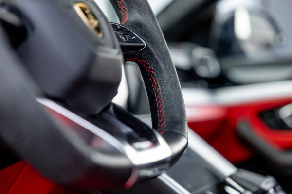 Lamborghini Urus 4.0 V8 | CT Carbon Widebody | Pano | B&O 3D | Stoelkoeling