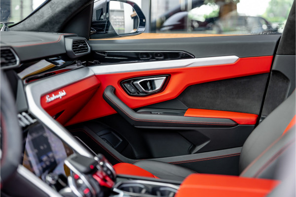 Lamborghini Urus 4.0 V8 | CT Carbon Widebody | Pano | B&O 3D | Stoelkoeling