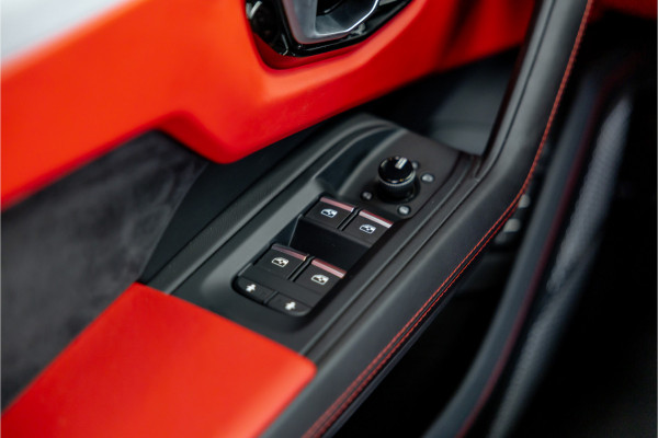 Lamborghini Urus 4.0 V8 | CT Carbon Widebody | Pano | B&O 3D | Stoelkoeling