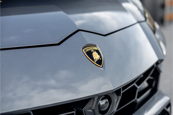 Lamborghini Urus 4.0 V8 | CT Carbon Widebody | Pano | B&O 3D | Stoelkoeling