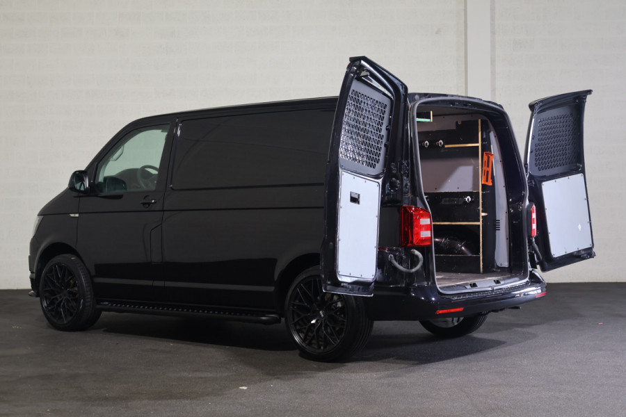 Volkswagen Transporter 2.0 TDI L1 H1 Black Edition