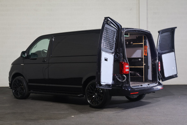 Volkswagen Transporter 2.0 TDI L1 H1 Black Edition