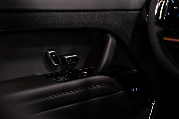 Land Rover Range Rover Sport 3.0 P460e Dynamic HSE PHEV *Panorama / Meridian 3D / Stoelventilatie + memory / HUD / Soft-Close / Surround-view*