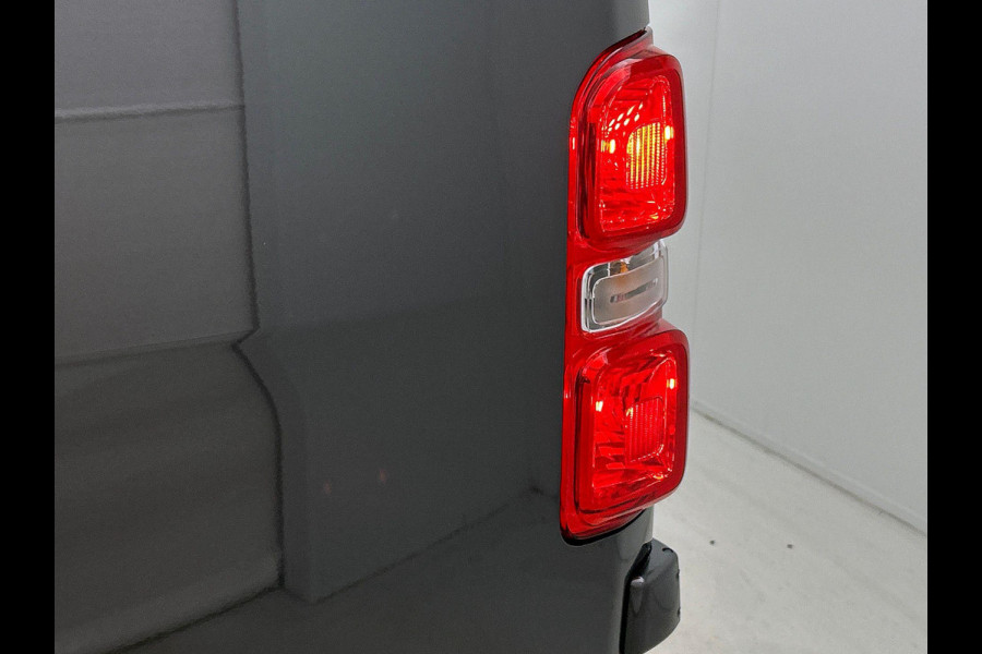 Opel Vivaro 2.0 180PK L3 Automaat Dubbele Cabine 2 schuifdeuren Android Auto/Apple CarPlay Navigatie Keyless Entry&Start Climate Control Camera Cruise Control Houten afwerking laadruimte Trekhaak lichtmetalen velgen