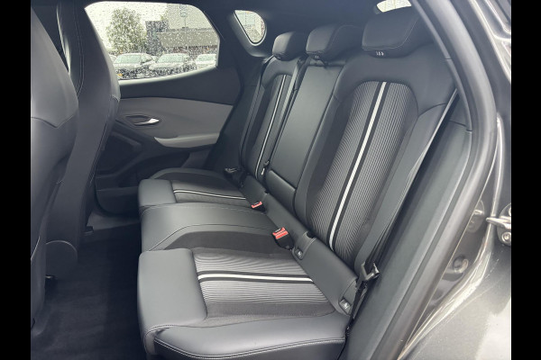 Ford Capri Select Extended Range RWD 77 kWh Navigatie | Achteruitrijcamera | Winterpack | Comfort pack 1 | Massage Stoel | Achteruitrijcamera