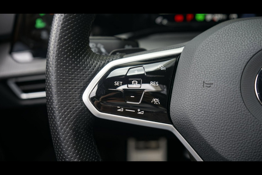 Volkswagen Golf 8 VIII GTE AUTOMAAT|ACC|AMBIANCE|CAMERA|CARPLAY|IQ LIGHT|KEYLESS|MODE|PANORAMA|TREKHAAK