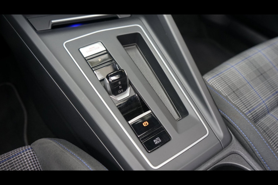 Volkswagen Golf 8 VIII GTE AUTOMAAT|ACC|AMBIANCE|CAMERA|CARPLAY|IQ LIGHT|KEYLESS|MODE|PANORAMA|TREKHAAK