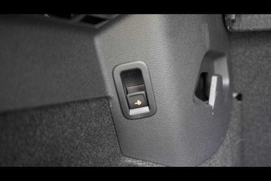 Volkswagen Golf 8 VIII GTE AUTOMAAT|ACC|AMBIANCE|CAMERA|CARPLAY|IQ LIGHT|KEYLESS|MODE|PANORAMA|TREKHAAK