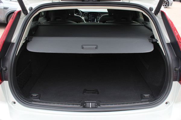 Volvo V60 2.0 T5 Inscription / Panoramadak / CarPlay / Parkeerhulp V+A / Harman Kardon / Leder / 18'' / Getint glas / Stoelverwarming / DAB / Adaptive Cruise Control
