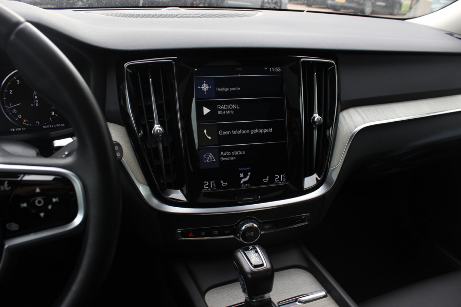 Volvo V60 2.0 T5 Inscription / Panoramadak / CarPlay / Parkeerhulp V+A / Harman Kardon / Leder / 18'' / Getint glas / Stoelverwarming / DAB / Adaptive Cruise Control
