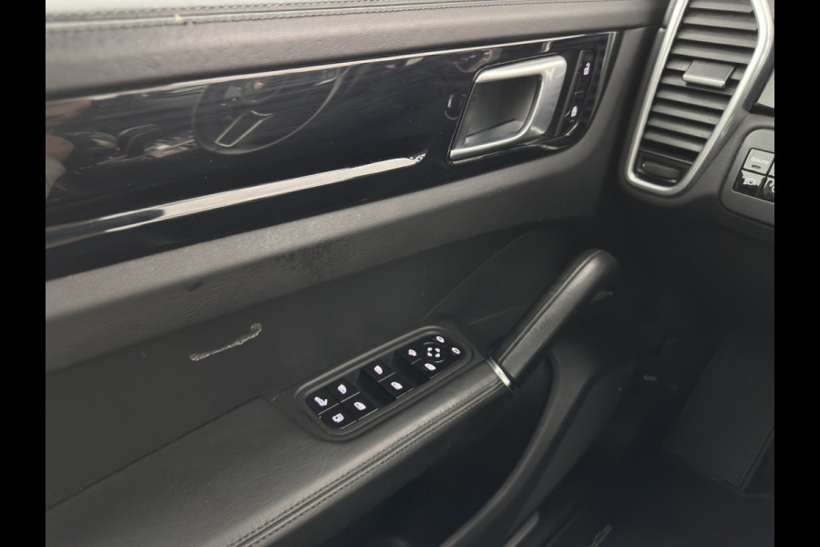 Porsche Cayenne Coupé 3.0 E-Hybrid (Plug-in) {SoH-100%} Aut. *PANO | SPORT-CHRONO | LEATHER | BOSE-AUDIO | FULL-LED | TOPVIEW | AIRSUSPENSION | DIGI-COCKPIT | HEATED-SPORTSEATS | DAB | NAVI-FULLMAP | PRIVACY-GLASS | SHIFTPADDLES | HEAD-UP | 21"ALU