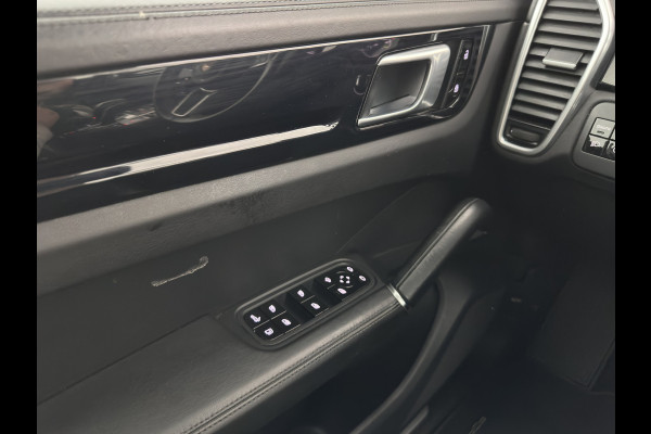 Porsche Cayenne Coupé 3.0 E-Hybrid (Plug-in) {SoH-100%} Aut. *PANO | SPORT-CHRONO | LEATHER | BOSE-AUDIO | FULL-LED | TOPVIEW | AIRSUSPENSION | DIGI-COCKPIT | HEATED-SPORTSEATS | DAB | NAVI-FULLMAP | PRIVACY-GLASS | SHIFTPADDLES | HEAD-UP | 21"ALU
