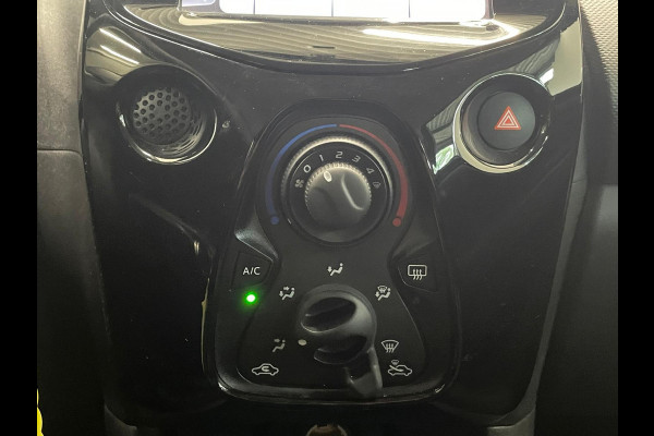 Citroën C1 1.0 VTi Feel Airco Navigatie Apple Carplay Android Auto Achteruitrij camera Leder Multifunctioneel stuurwiel