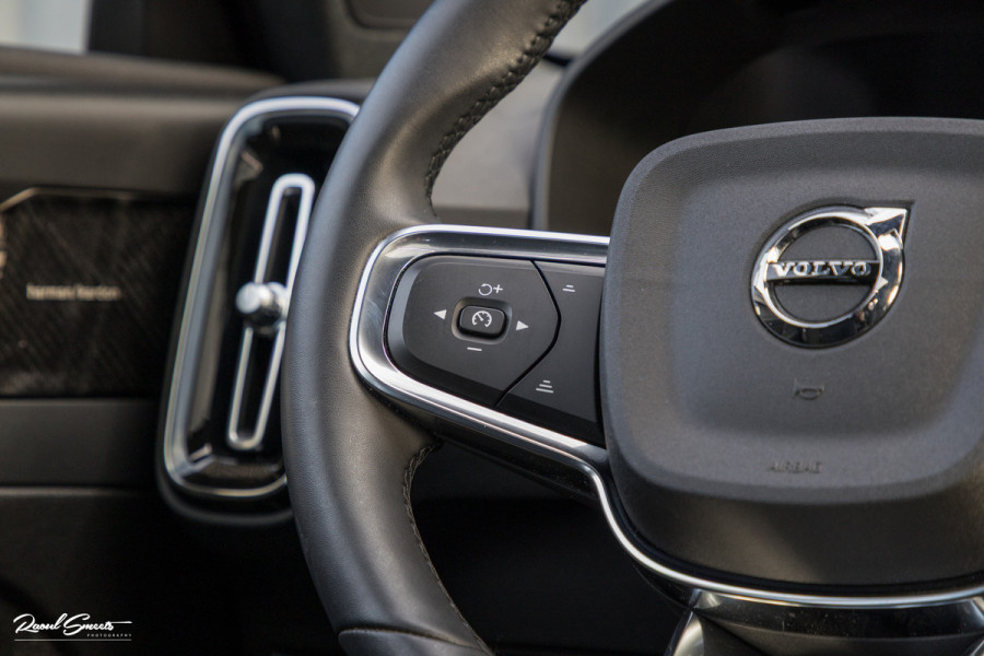 Volvo XC40 Recharge Ultimate 70 kWh | Panoramadak | Adaptieve cruise | Blis | Memory | Harman Kardon |