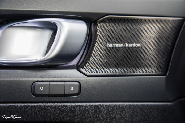 Volvo XC40 Recharge Ultimate 70 kWh | Panoramadak | Adaptieve cruise | Blis | Memory | Harman Kardon |