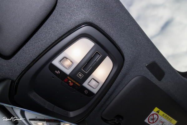 Volvo XC40 Recharge Ultimate 70 kWh | Panoramadak | Adaptieve cruise | Blis | Memory | Harman Kardon |