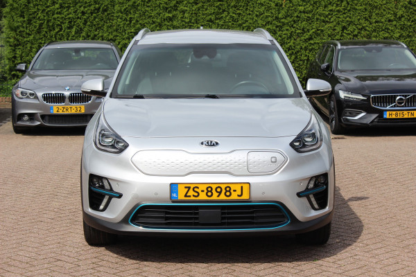 Kia e-Niro ExecutiveLine 64 kWh / SoH 95,5 % / Camera / Leder / Keyless / Stoelventilatie / Navigatie / Dodehoek / DAB / Cruise Control / Warmtepomp