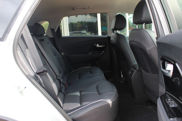 Kia e-Niro ExecutiveLine 64 kWh / SoH 95,5 % / Camera / Leder / Keyless / Stoelventilatie / Navigatie / Dodehoek / DAB / Cruise Control / Warmtepomp