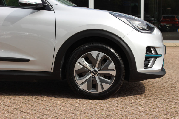 Kia e-Niro ExecutiveLine 64 kWh / SoH 95,5 % / Camera / Leder / Keyless / Stoelventilatie / Navigatie / Dodehoek / DAB / Cruise Control / Warmtepomp