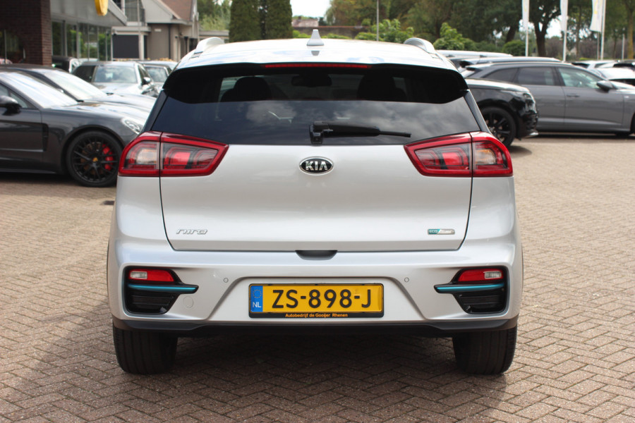 Kia e-Niro ExecutiveLine 64 kWh / SoH 95,5 % / Camera / Leder / Keyless / Stoelventilatie / Navigatie / Dodehoek / DAB / Cruise Control / Warmtepomp