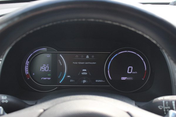 Kia e-Niro ExecutiveLine 64 kWh / SoH 95,5 % / Camera / Leder / Keyless / Stoelventilatie / Navigatie / Dodehoek / DAB / Cruise Control / Warmtepomp