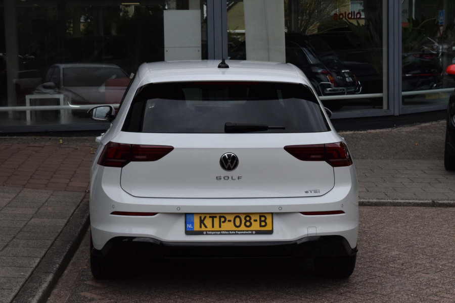 Volkswagen Golf 1.5 eTSI R-Line|Camera|Sfeer|Carplay|